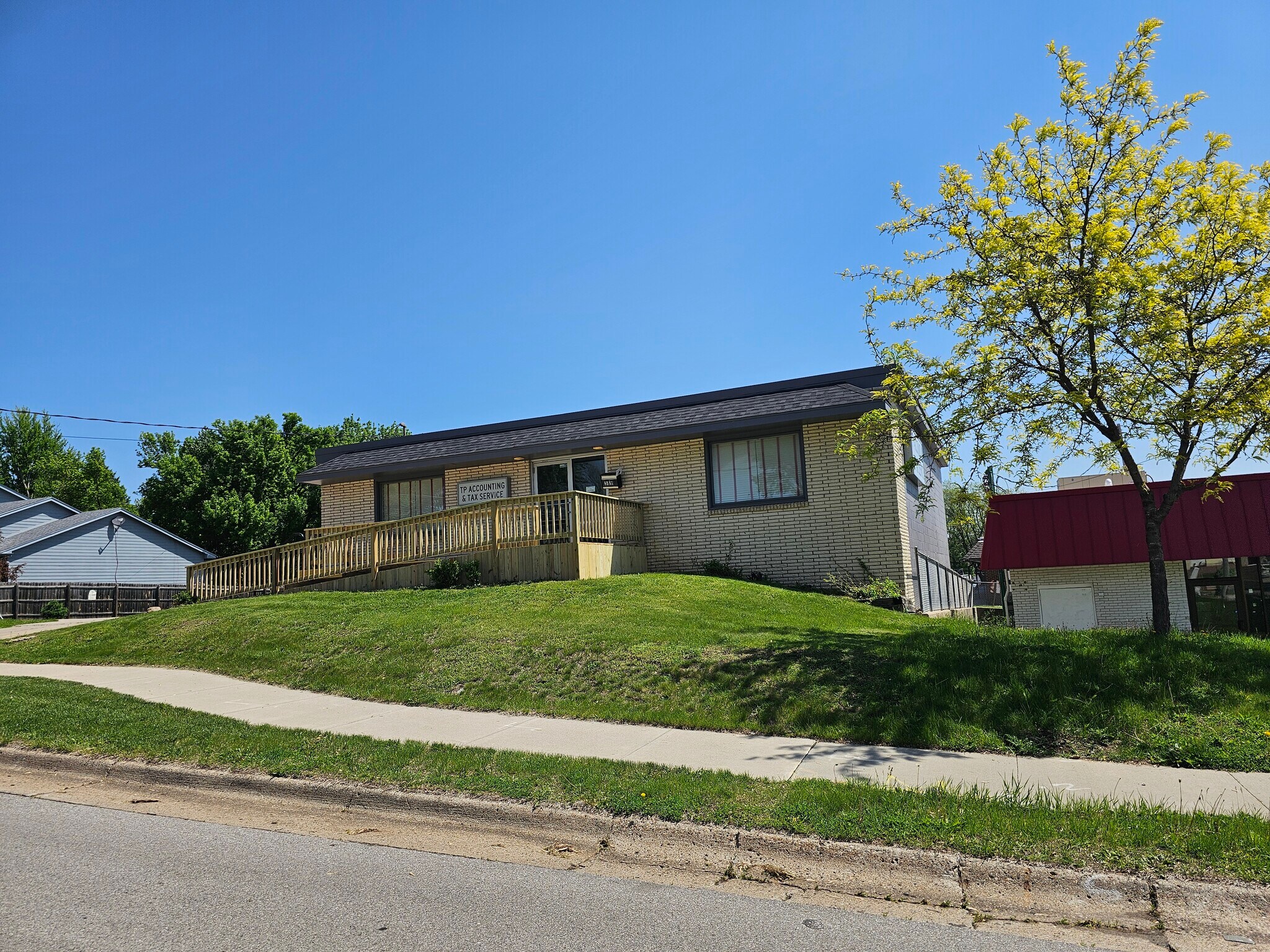3811 38th St, Des Moines, IA for Rent