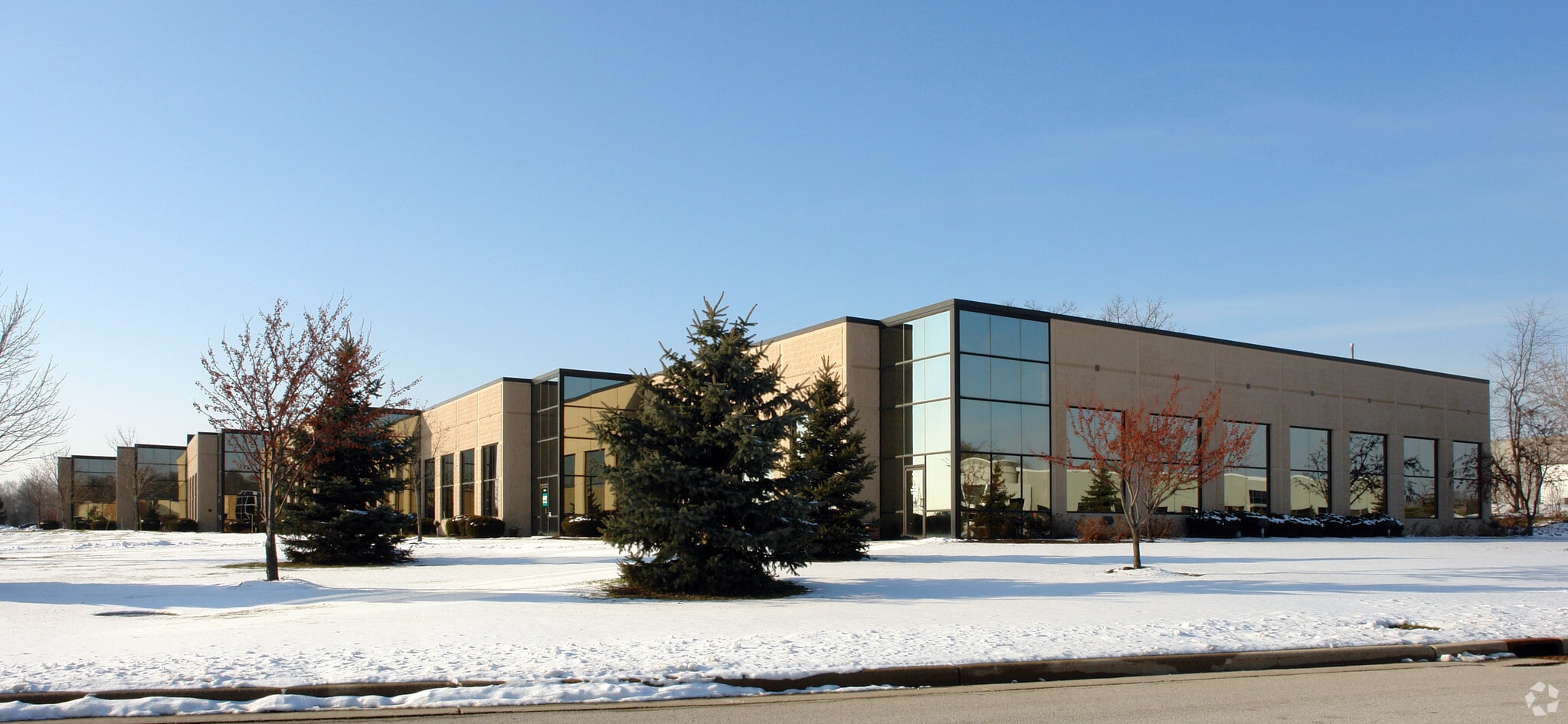 W237N2889 Woodgate Rd, Pewaukee, WI for Rent