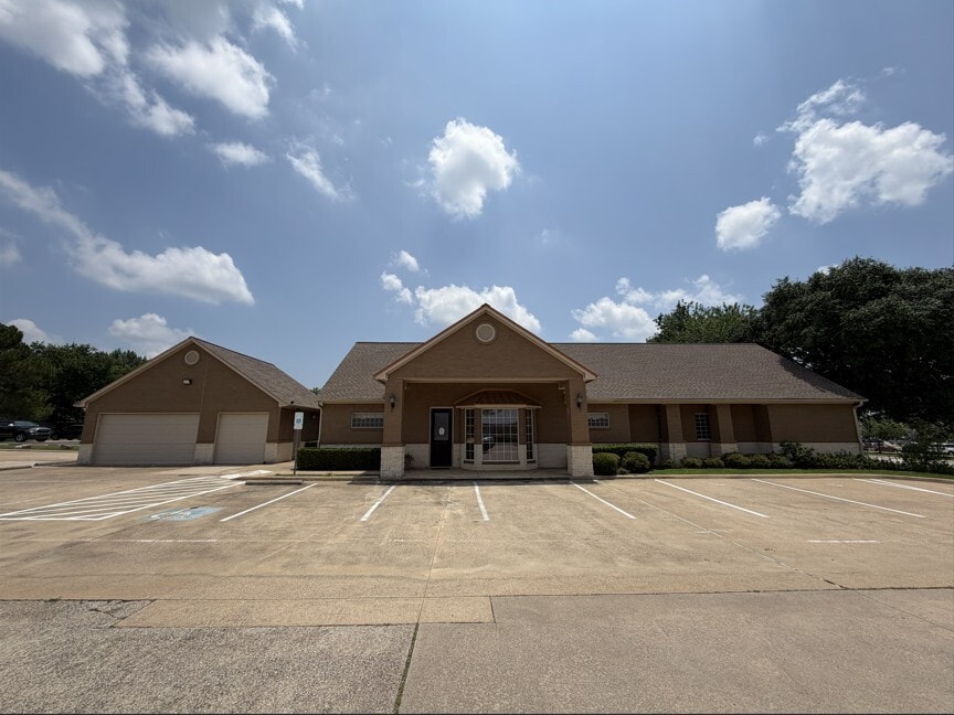 4726 Boat Club Rd, Fort Worth, TX for Sale