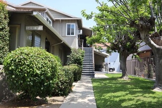 Sherman Oaks, CA Apartments - 14151 Moorpark St