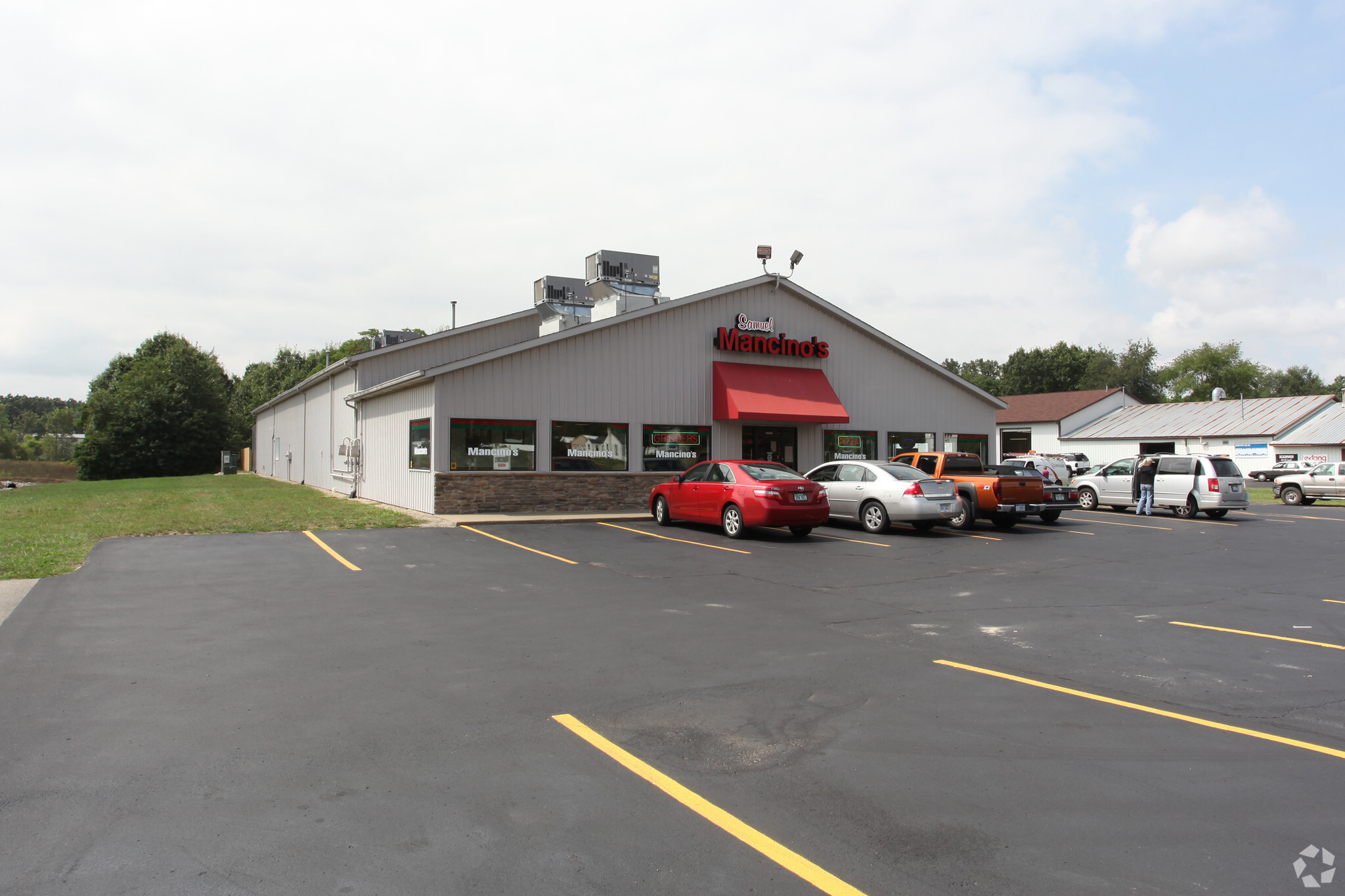 52360 N Main St, Mattawan, MI for Rent
