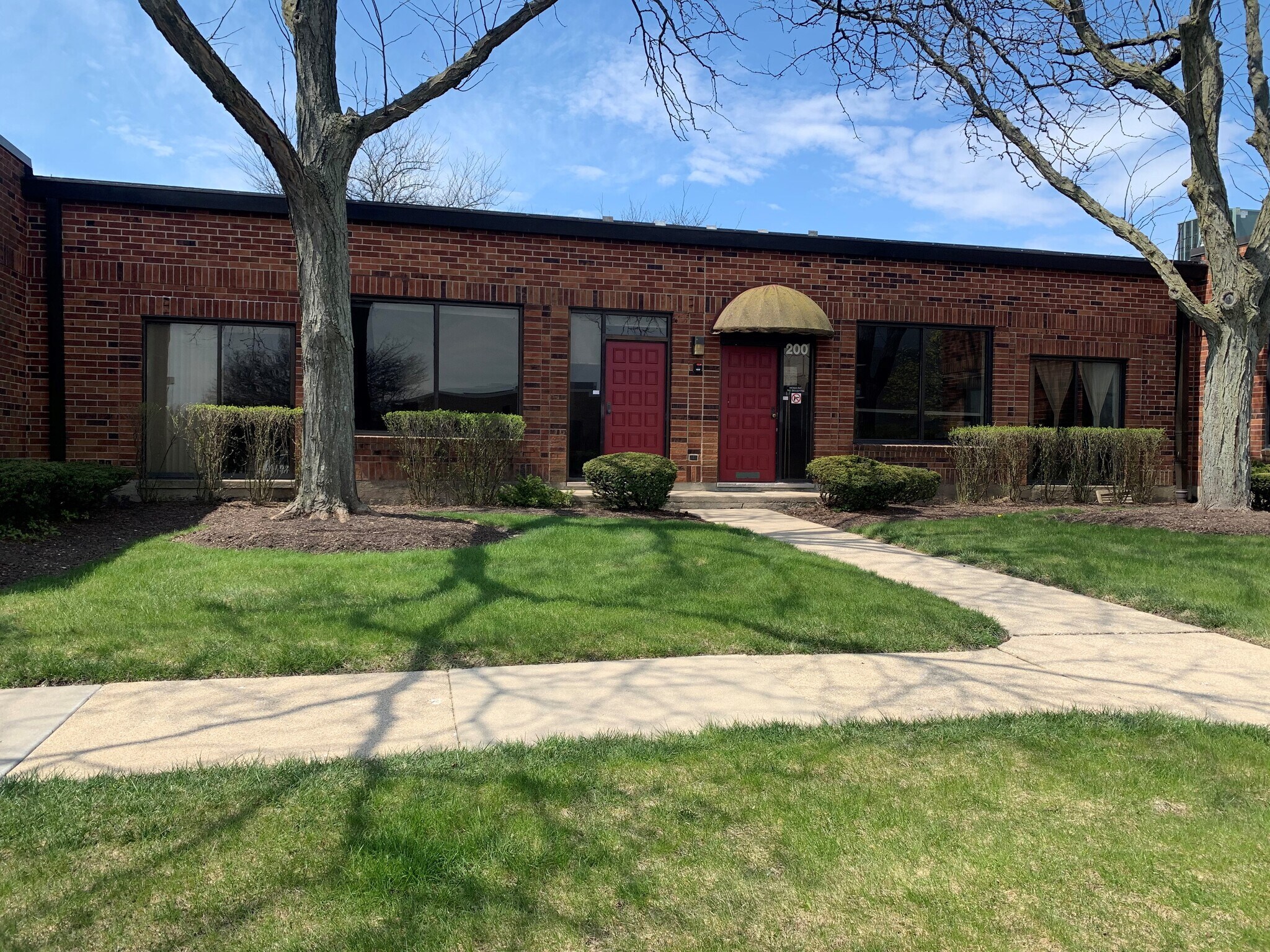 414 Plaza Dr Westmont, IL 60559 Office Property for Lease on