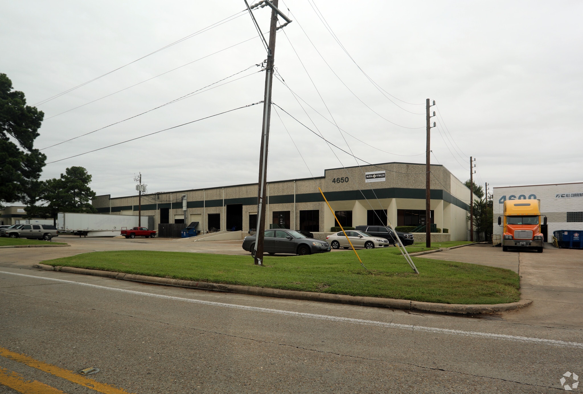 4650 S Pinemont Dr, Houston, TX for Rent