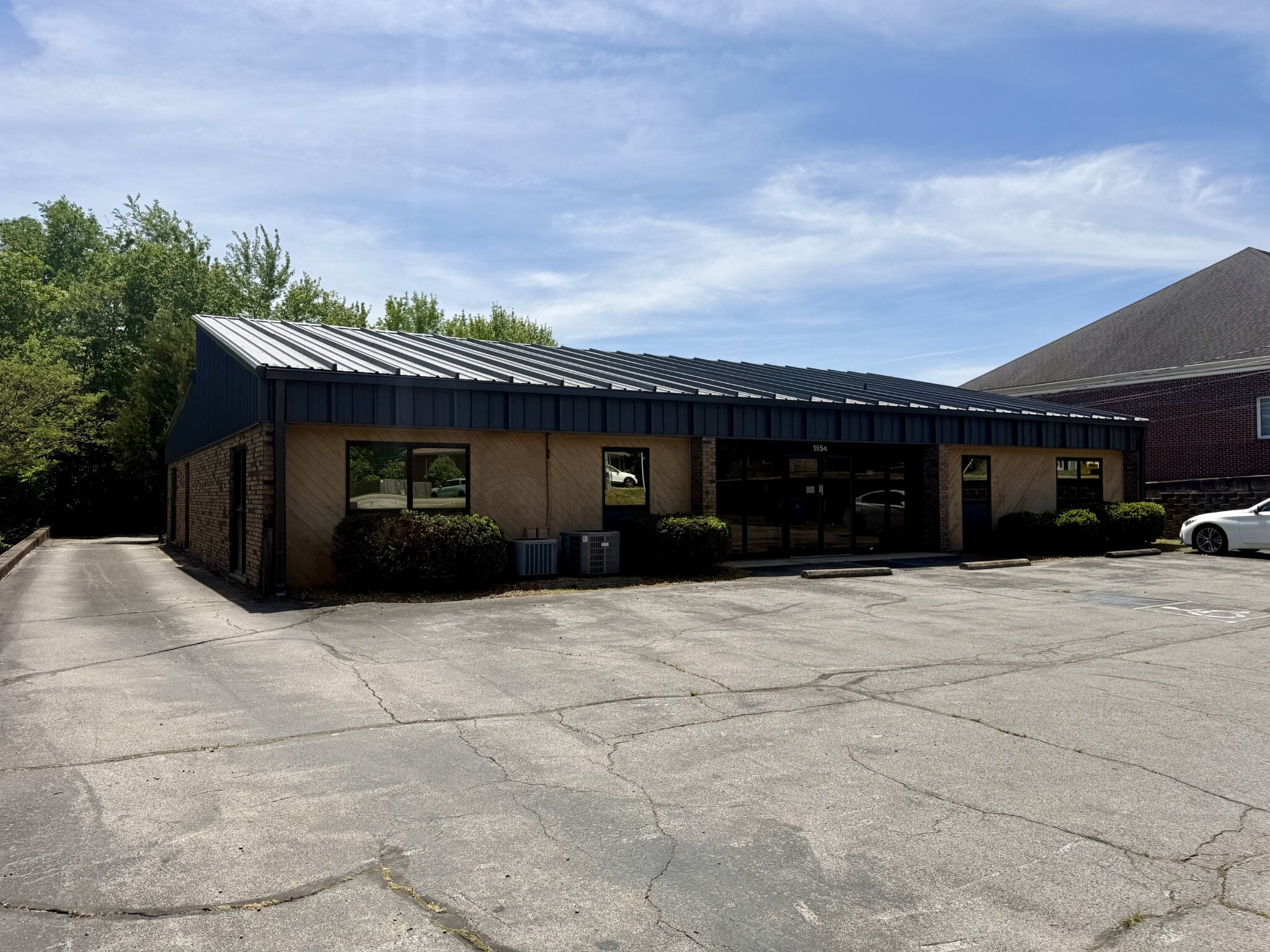 1854 Memorial Dr, Clarksville, TN for Rent