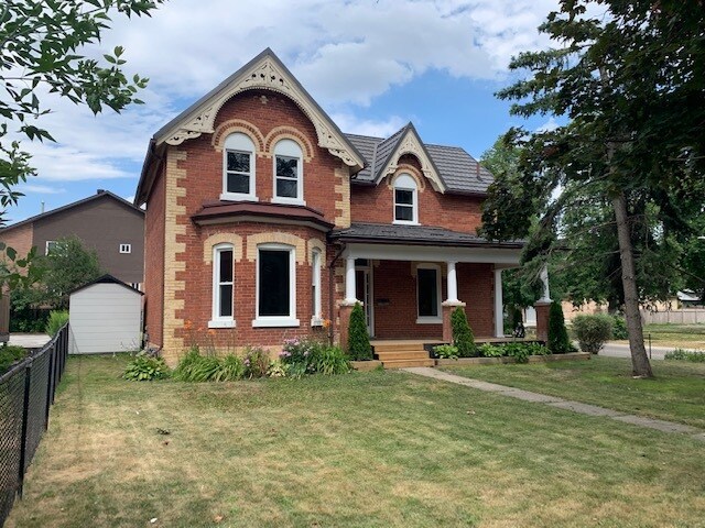 266 Main St N, Brampton, ON for Rent