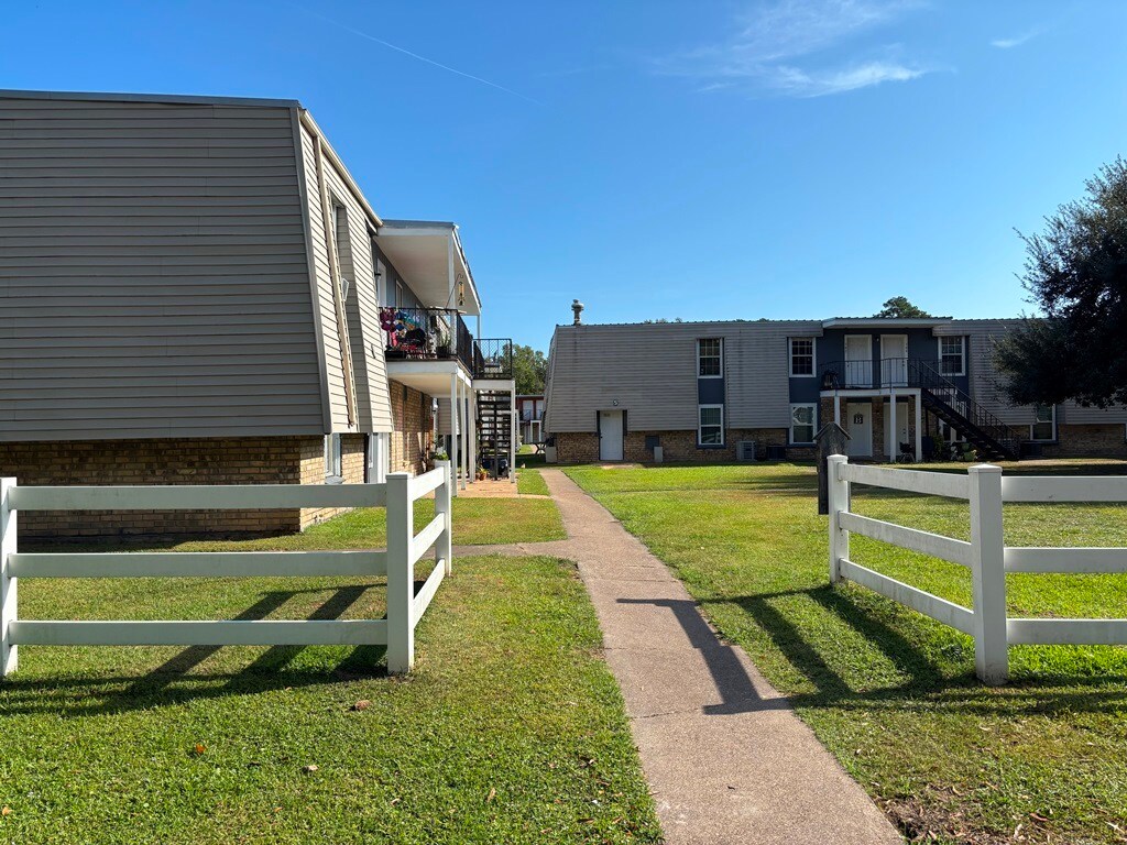 475 S Denver St, Vidor, TX for Sale