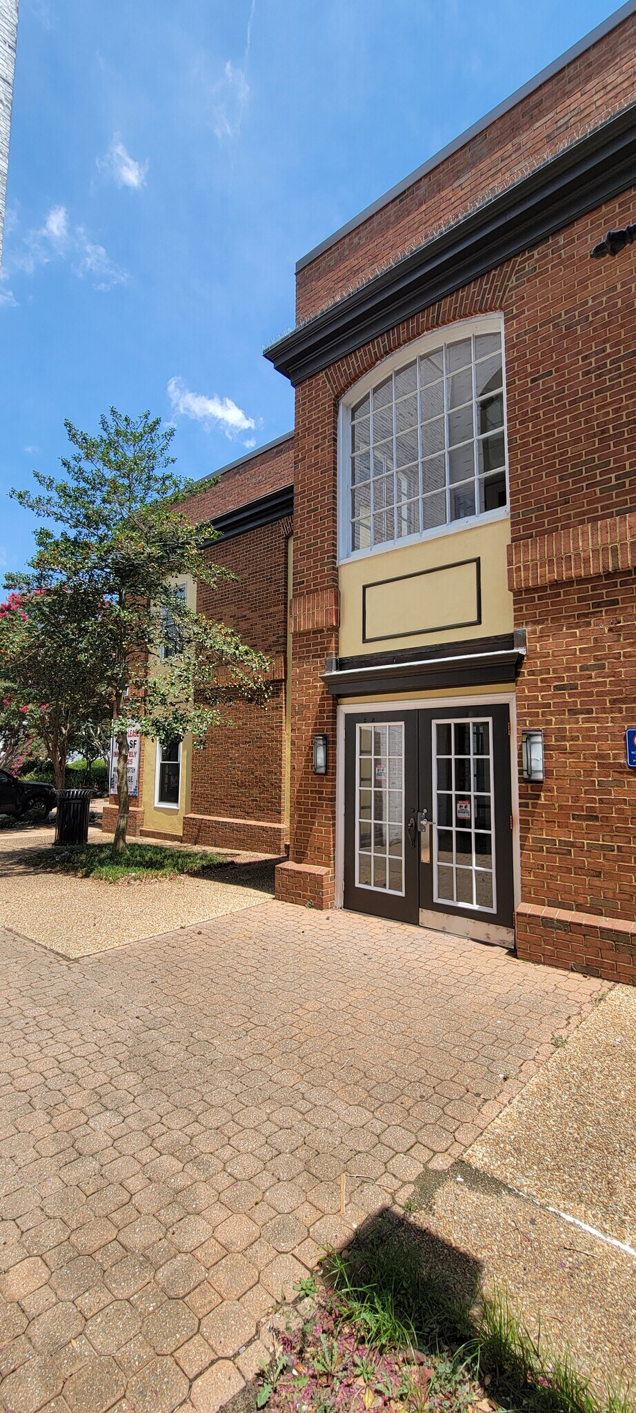 7 W Queens Way, Hampton, VA for Sale