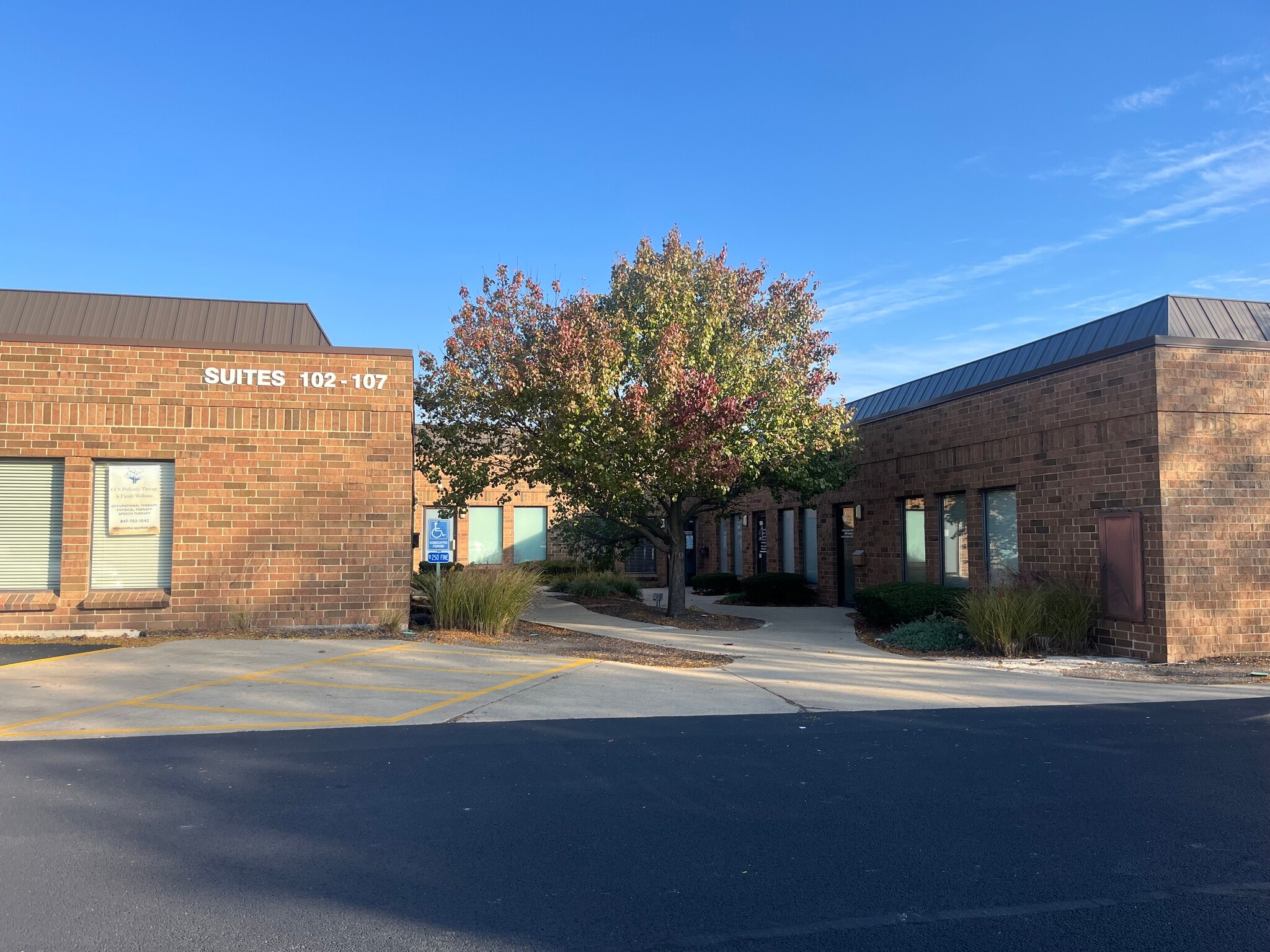 10 W Phillip Rd, Vernon Hills, IL for Rent