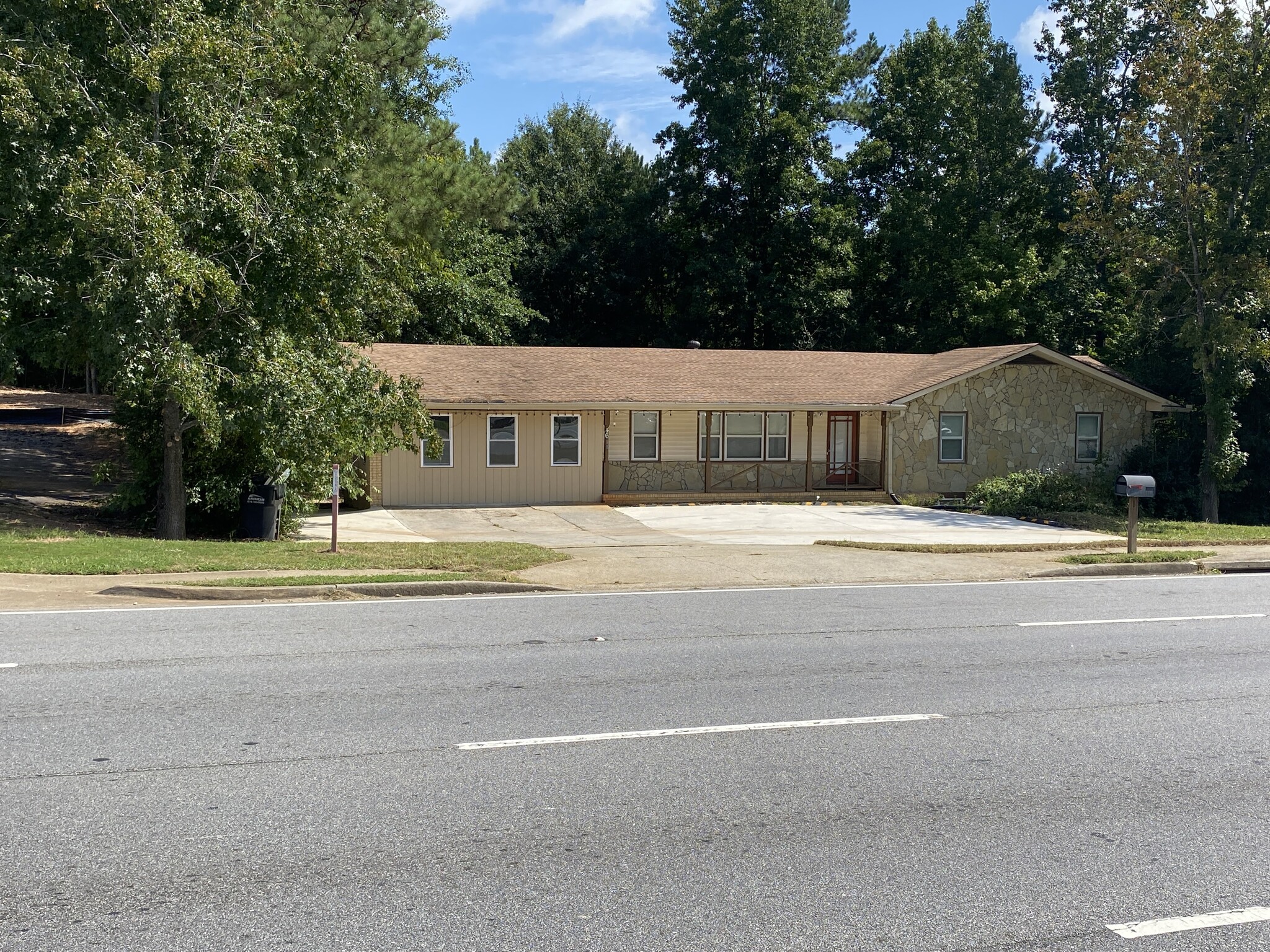 4618 Woodstock Rd, Roswell, GA for Sale