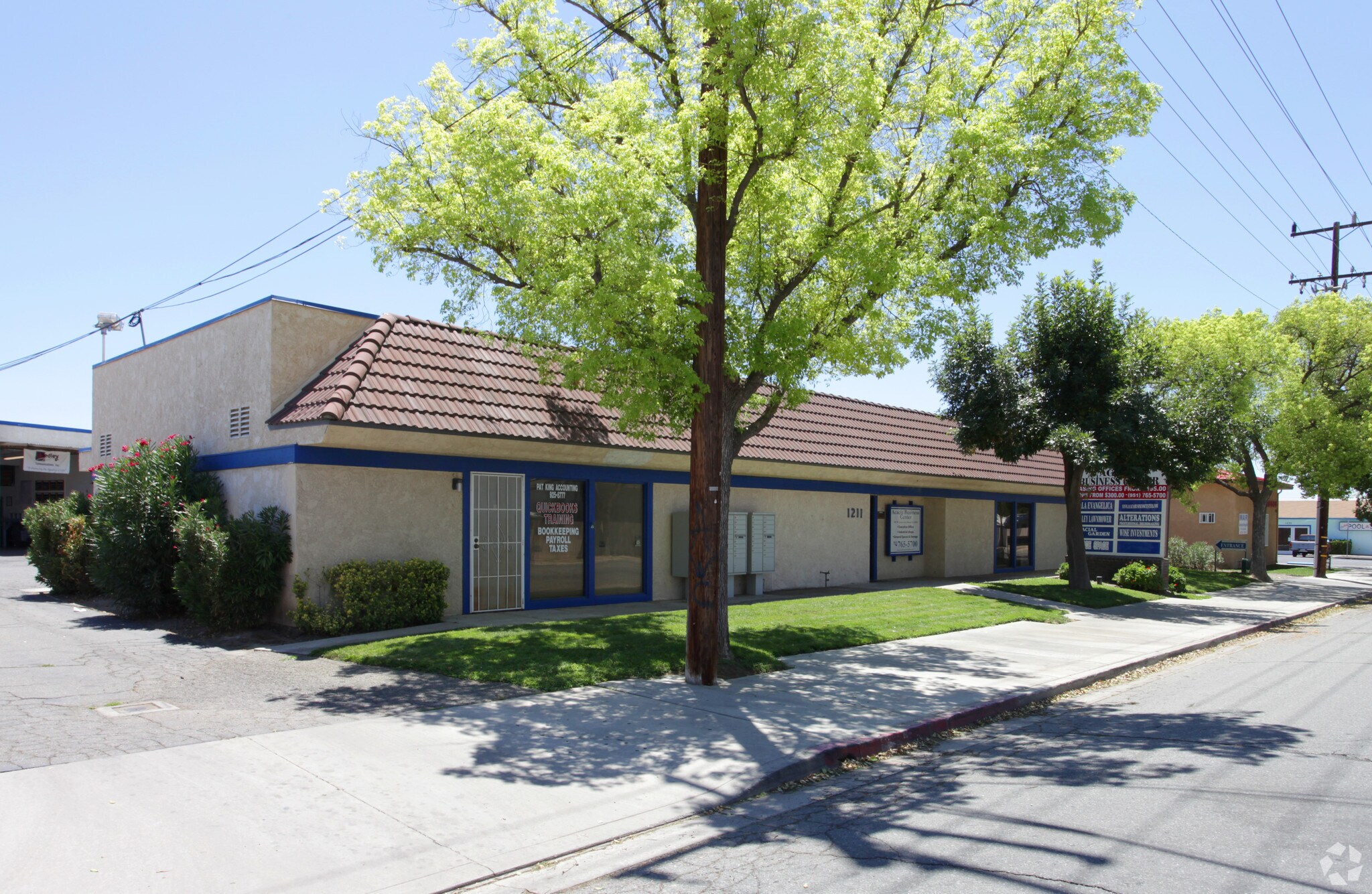 1211 W Acacia Ave, Hemet, CA for Rent