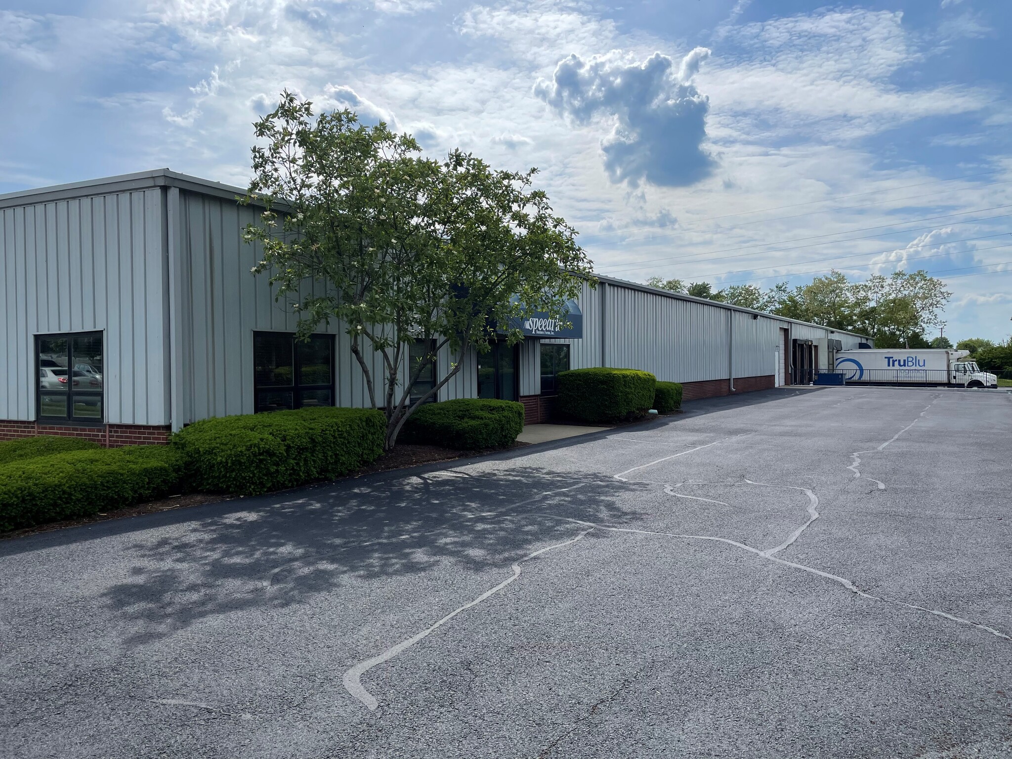 2086 Buck Ln, Lexington, KY for Rent