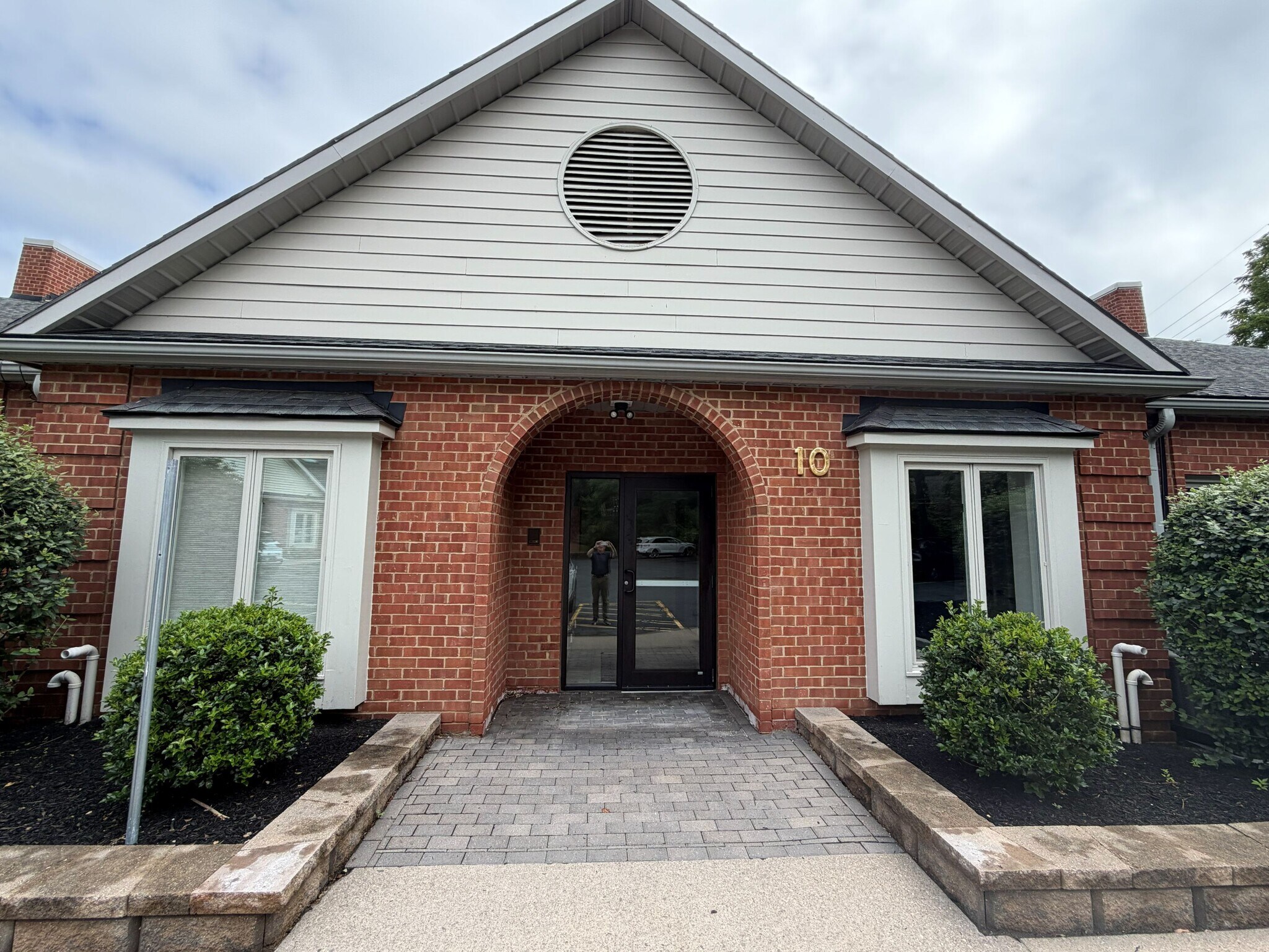 10 Grove St, Pittsford, NY for Rent