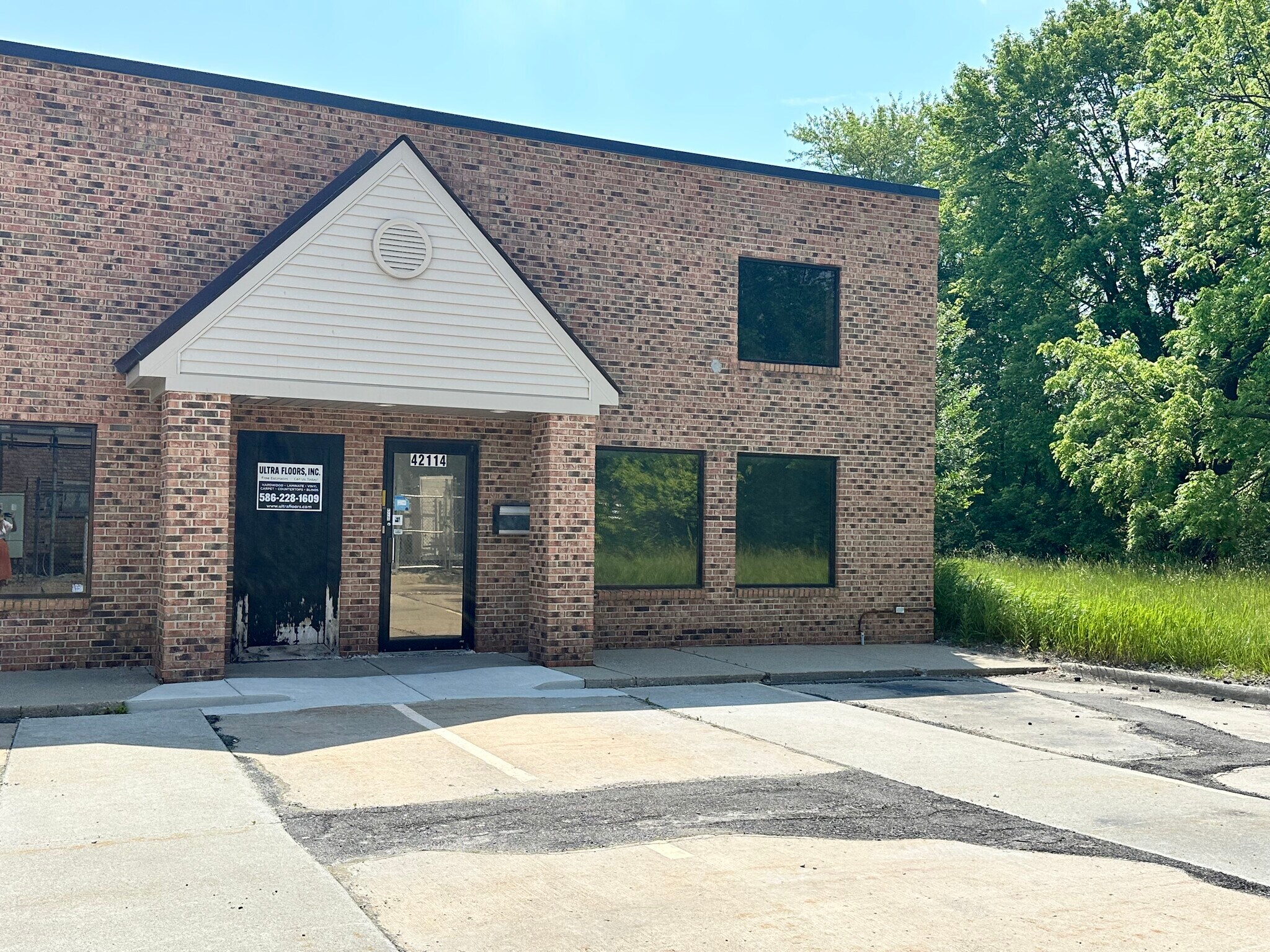 42120 Garfield Rd, Clinton Township, MI for Rent