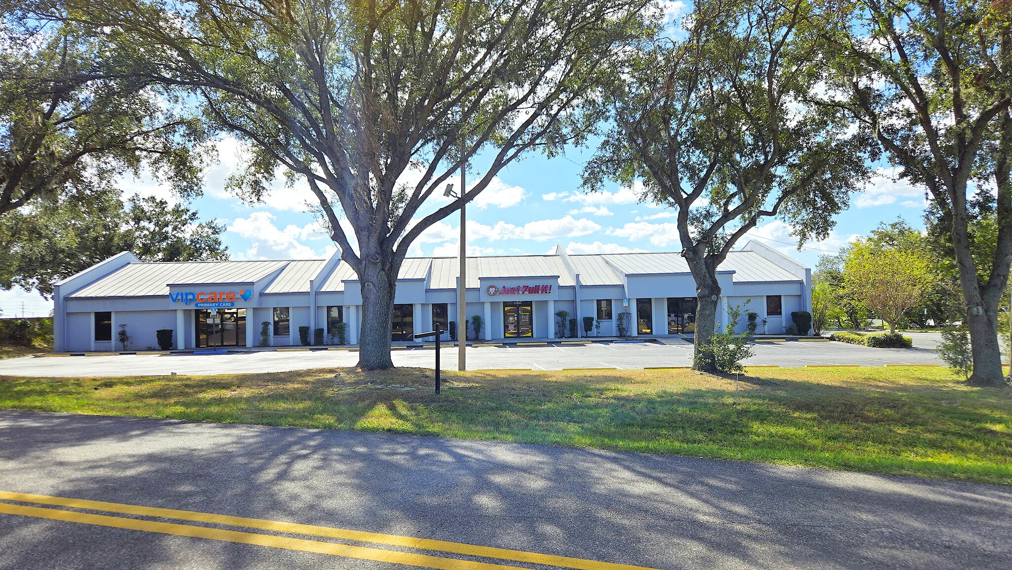 37810 Medical Arts Ct, Zephyrhills, FL for Sale