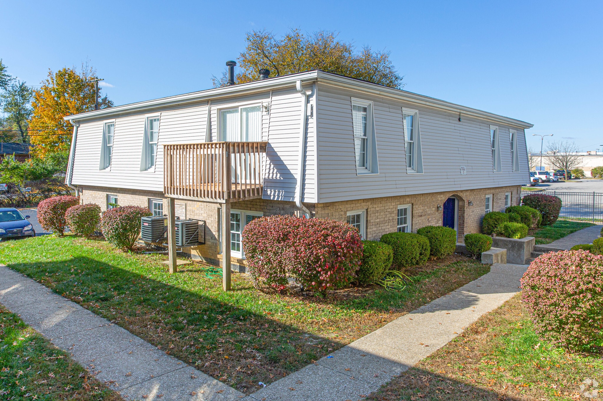2400 Woodhill Dr, Lexington, KY for Sale