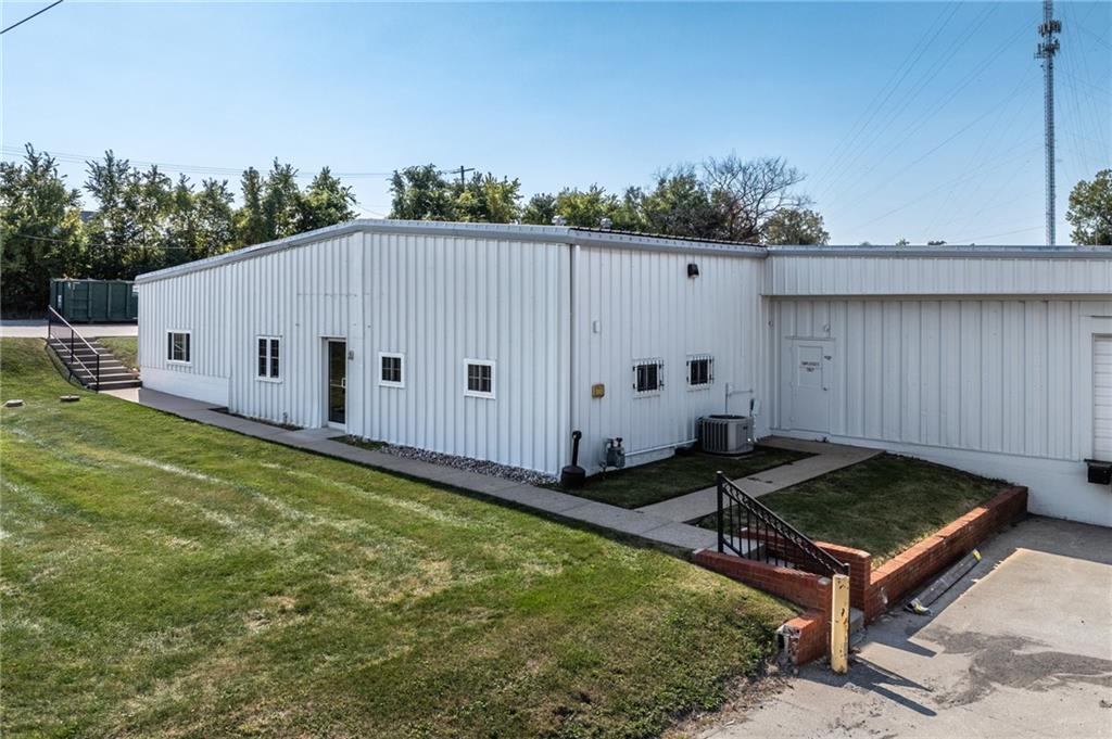 3314 S Leonard Rd, Saint Joseph, MO for Sale