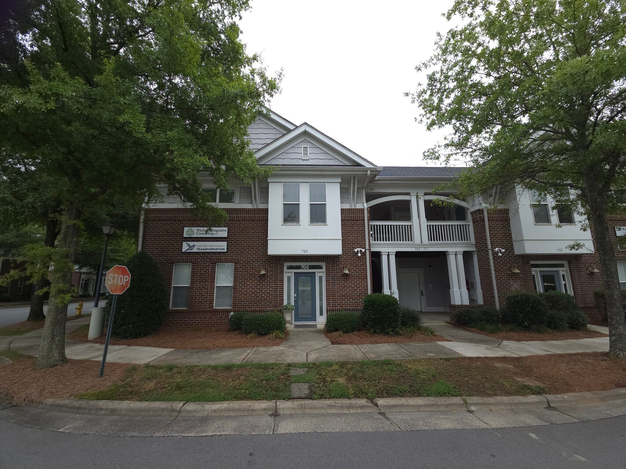 705-711 Peninsula Dr, Davidson, NC for Sale