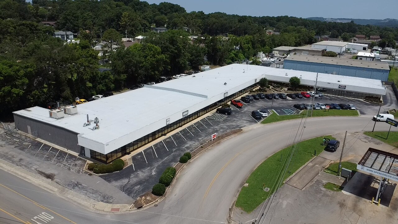 1031-1035 Putman Dr, Huntsville, AL for Rent