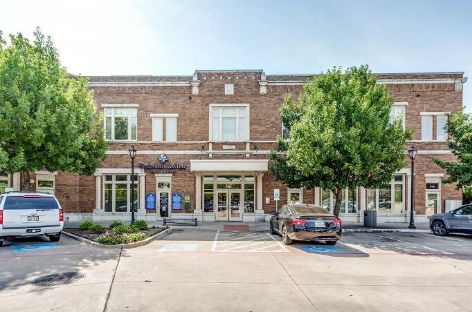 1100 Parker Sq, Flower Mound, TX for Rent