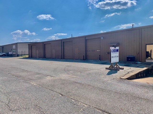 1002 W Cotton St, Longview, TX for Rent