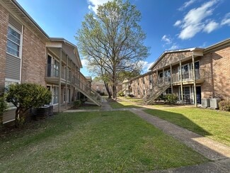 Montgomery, AL Apartments - 2201 Upper Wetumpka Rd