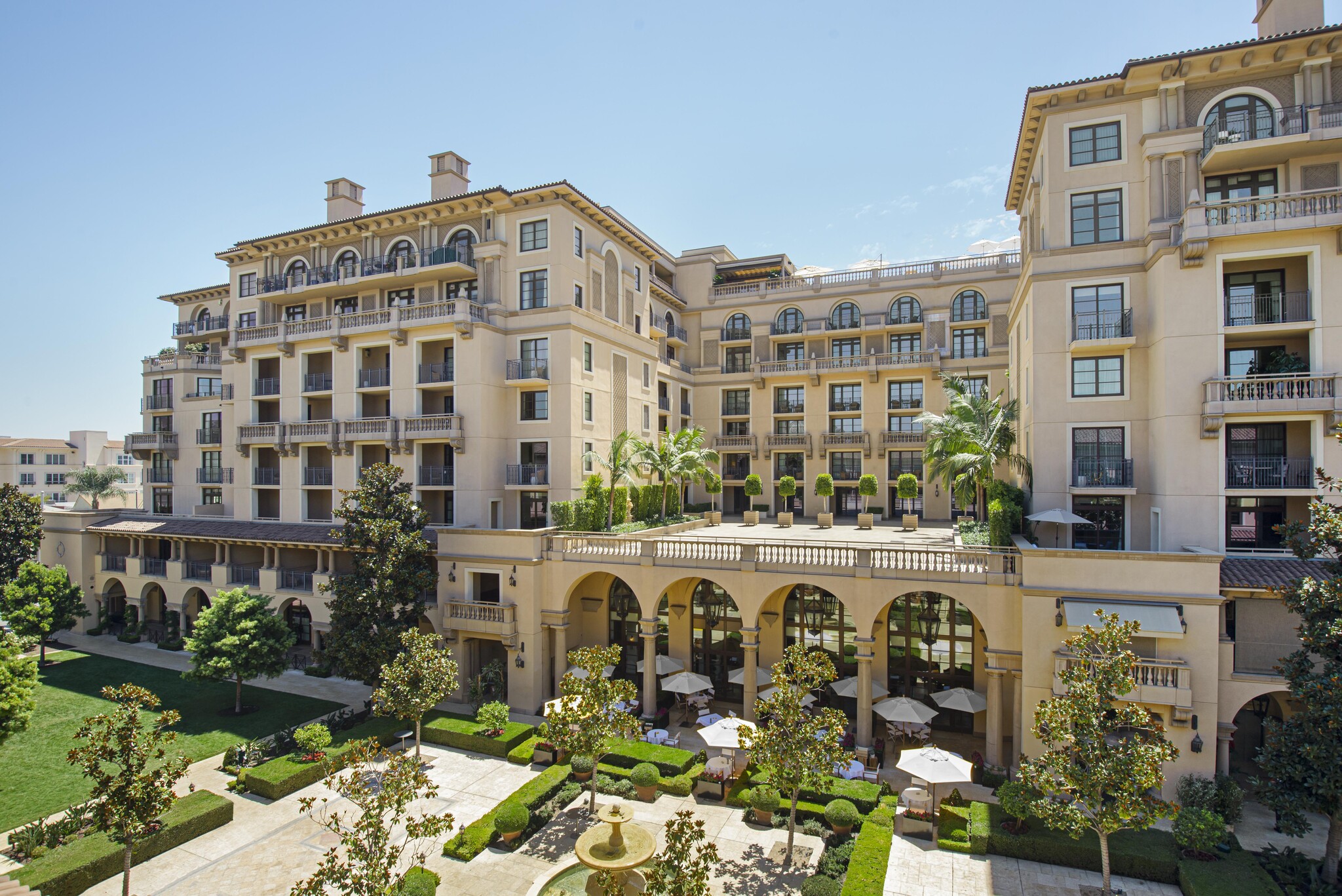 225 N Canon Dr, Beverly Hills, CA for Rent