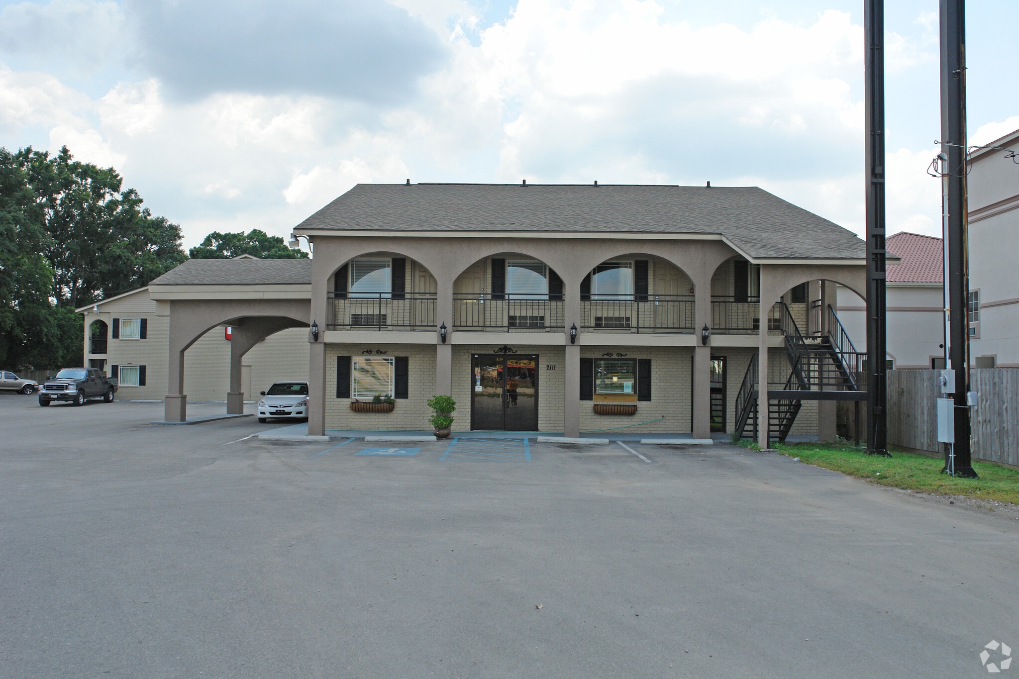 2111 NW Evangeline Trwy, Lafayette, LA for Sale