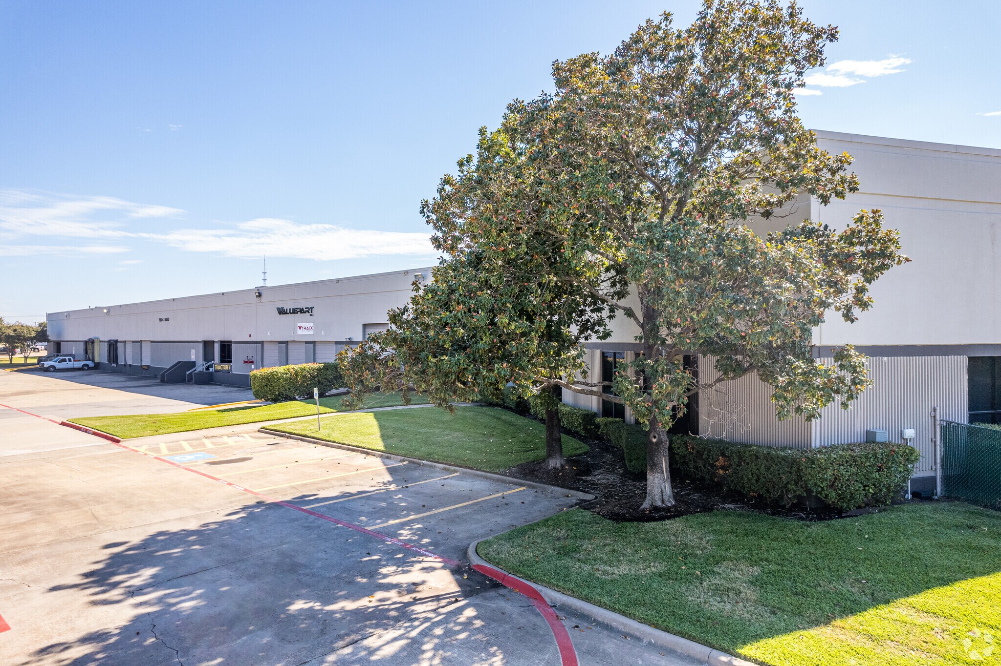 9804-9850 Chartwell Dr, Dallas, TX for Rent
