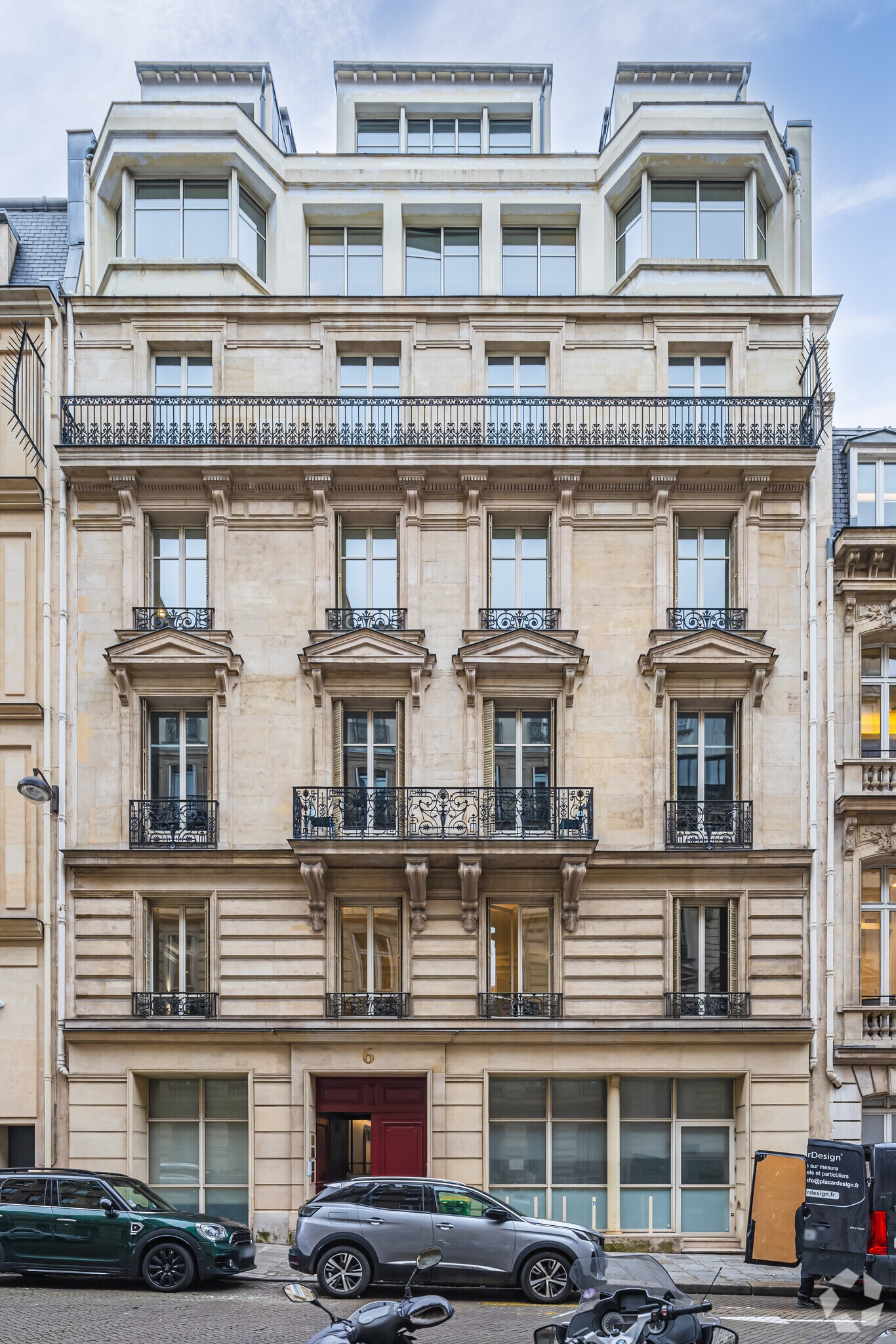 6 Rue De Téhéran, Paris, PAR for Rent