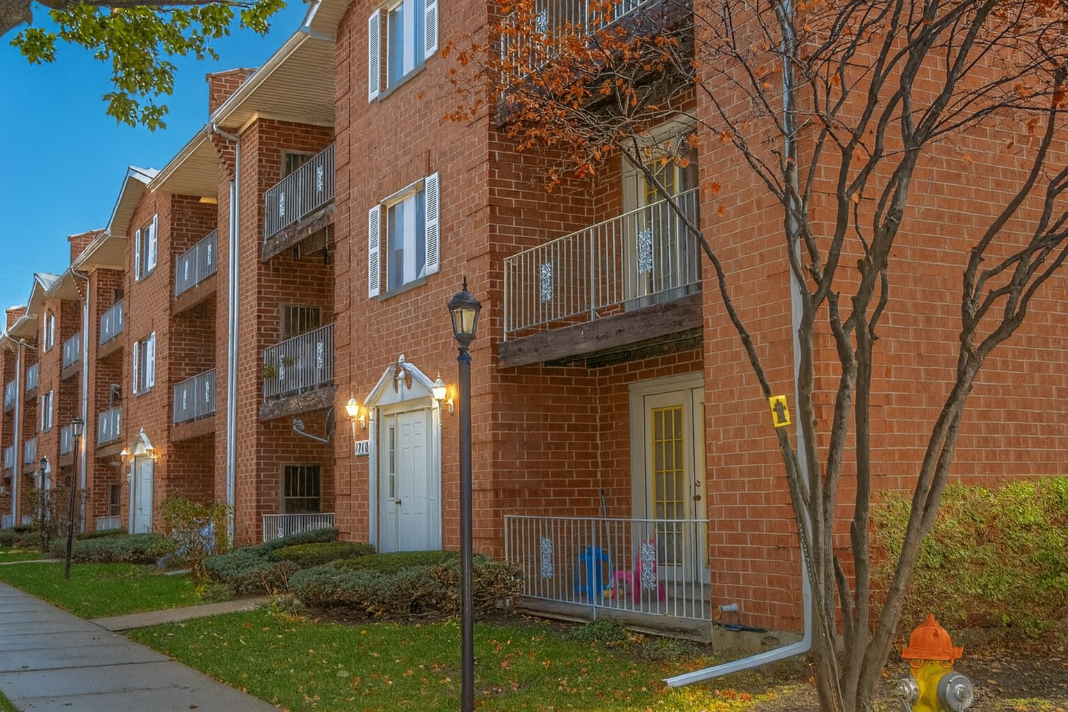 1712 Sable Ln, Mount Prospect, IL for Sale