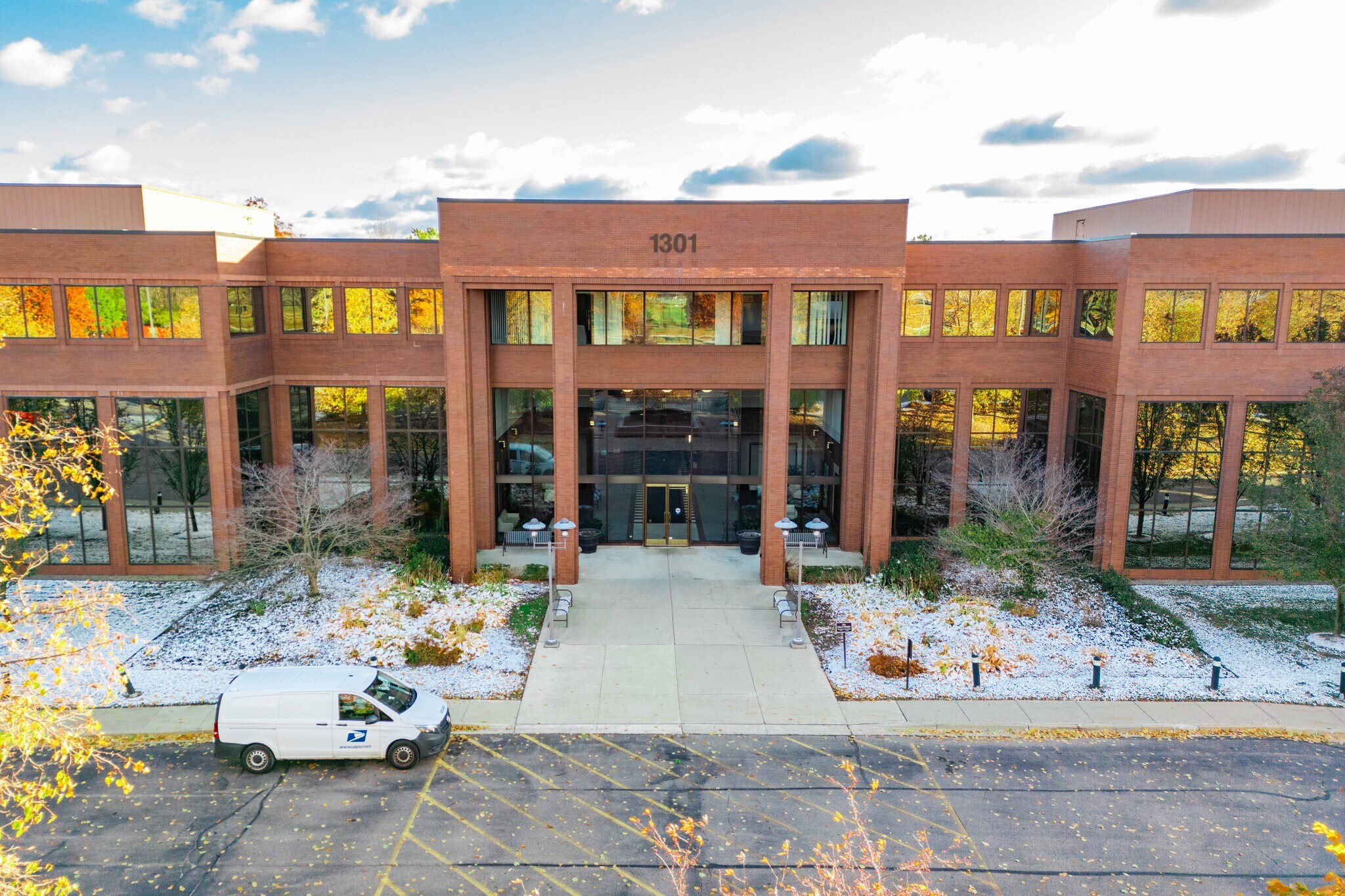 1301 W Long Lake Rd, Troy, MI for Rent