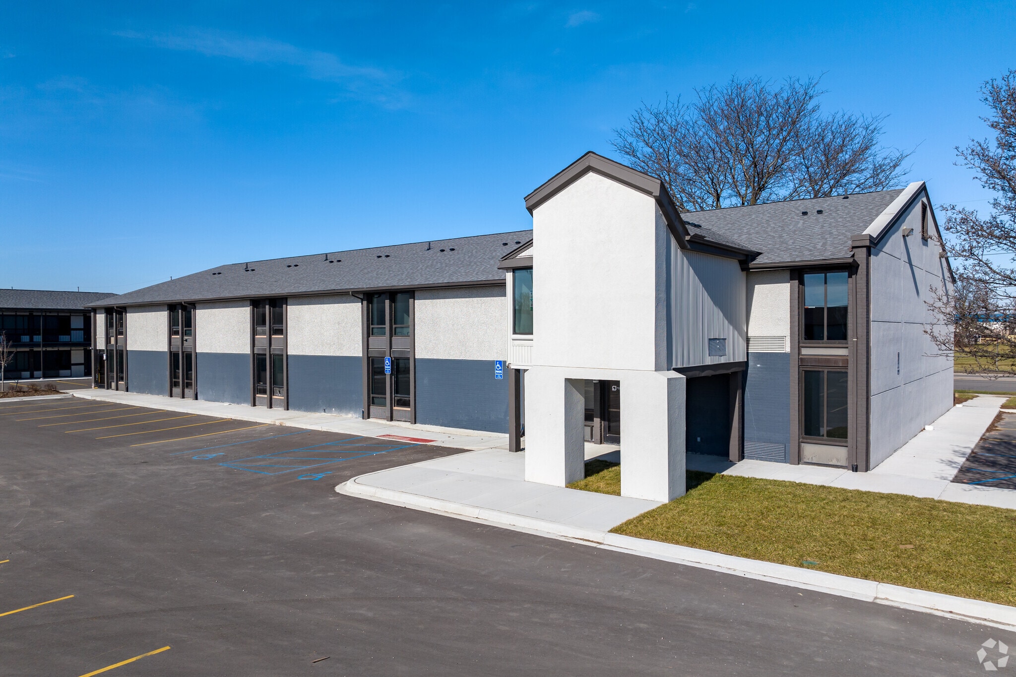 34911 Van Dyke Ave, Sterling Heights, MI for Rent
