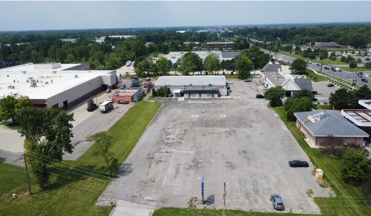 N 44937 Groesbeck Hwy, Clinton Township, MI for Sale