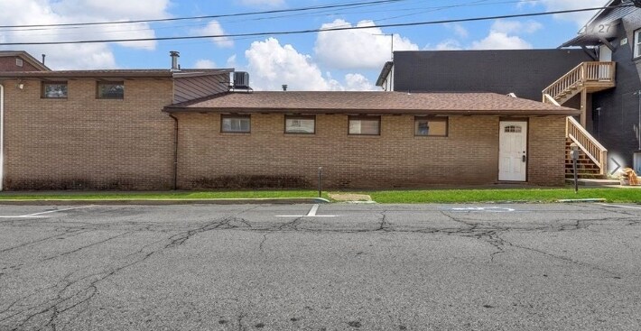 619 15th St, Beaver Falls, PA for Sale