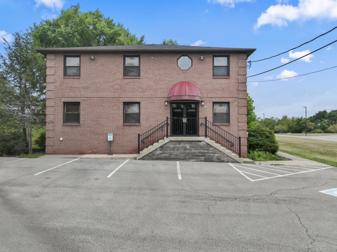 216 Pleasant Dr, Aliquippa, PA for Sale
