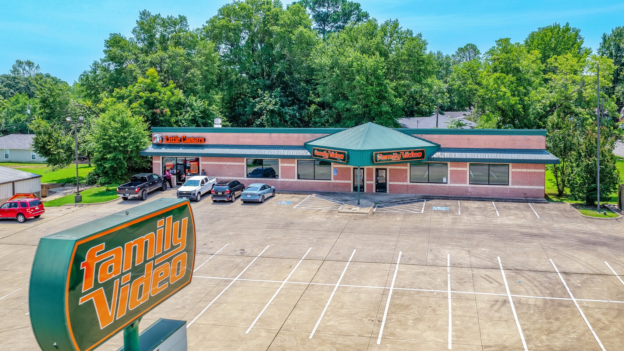2010 Lamar Ave, Paris, TX for Rent