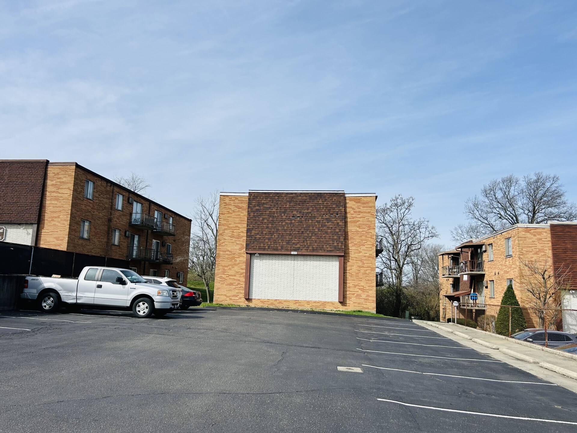 5617 Cheviot Rd, Cincinnati, OH for Sale