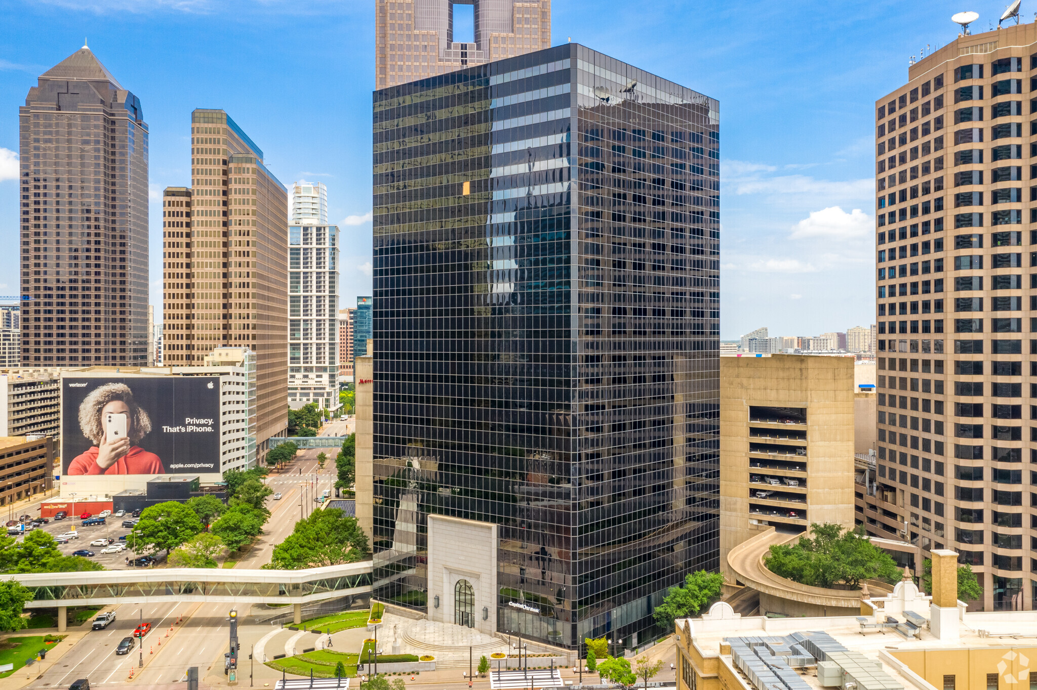 600 N Pearl St, Dallas, TX for Rent