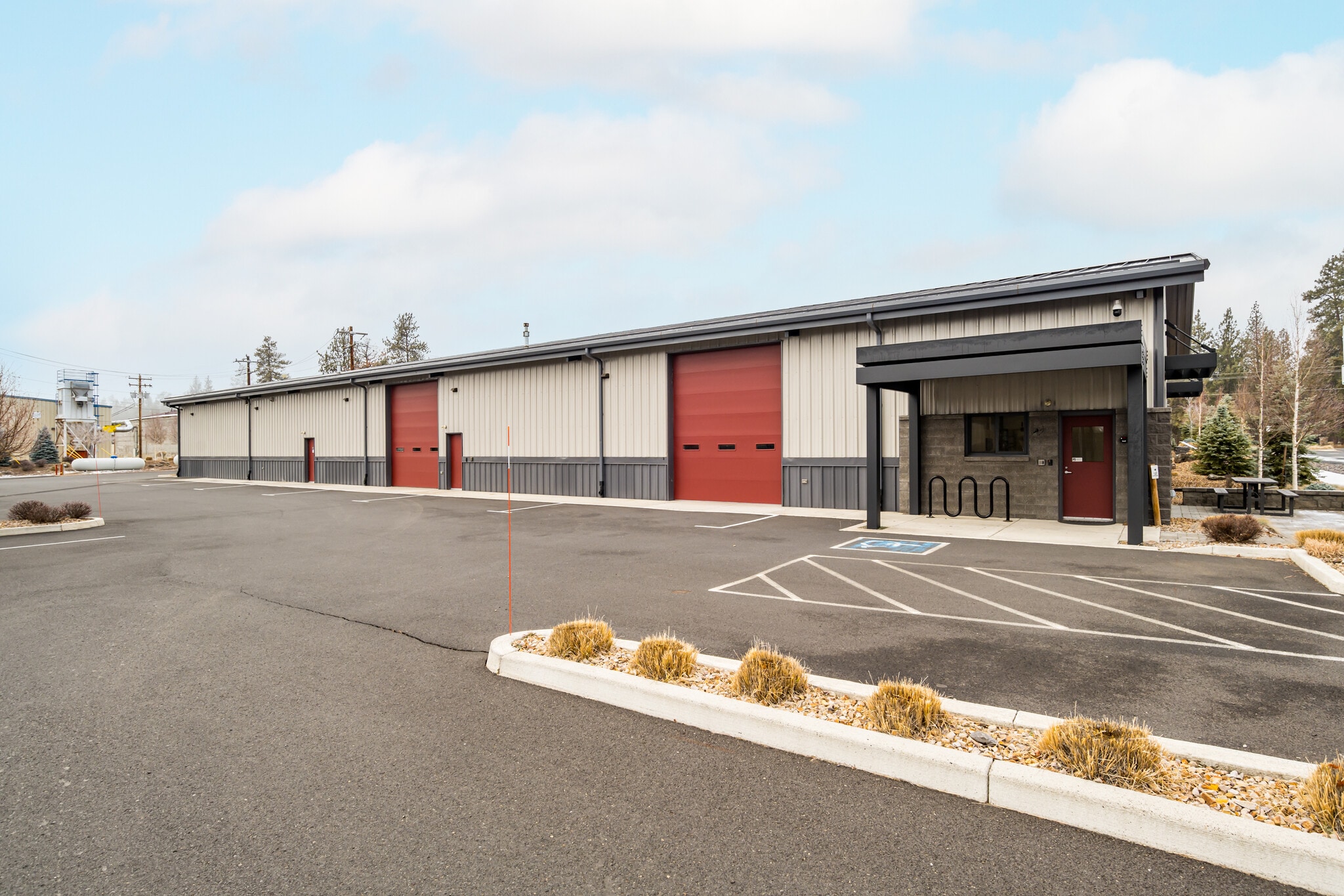 295 W Lundgren Mill Dr, Sisters, OR for Rent