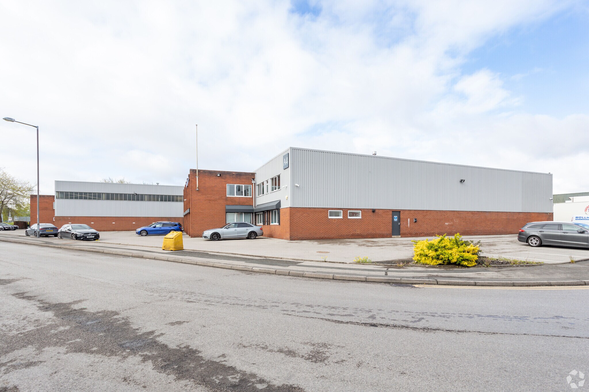 Midacre, Willenhall, WMD for Rent