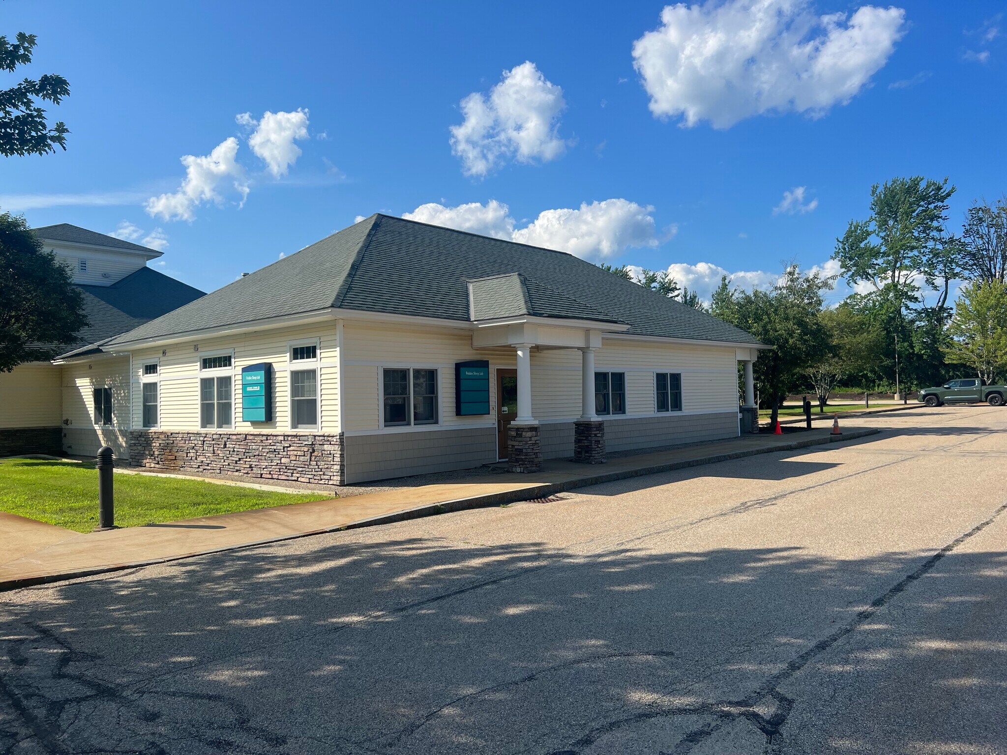 6 Healthcare Dr, Rochester, NH for Sale
