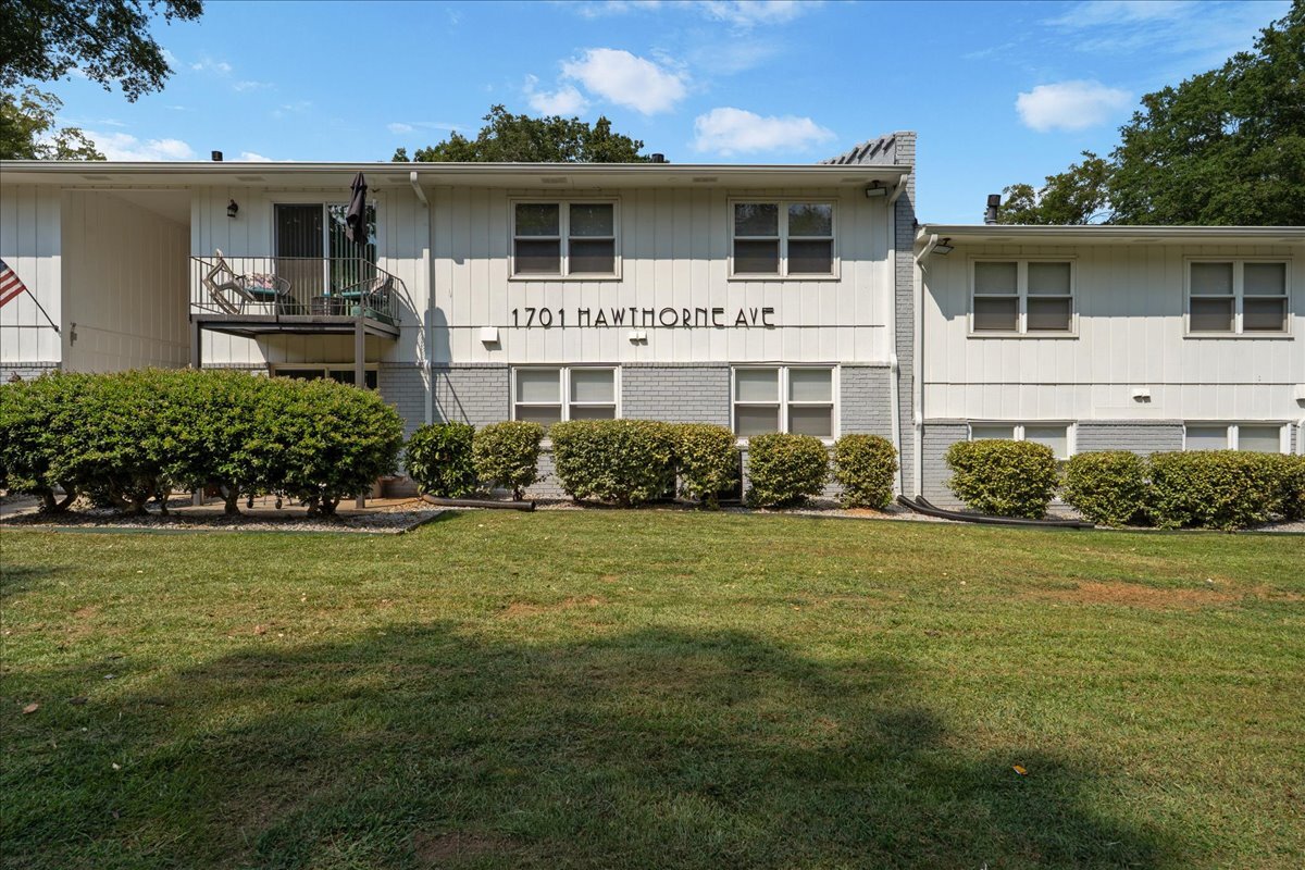 1701 Hawthorne Ave, College Park, GA for Sale