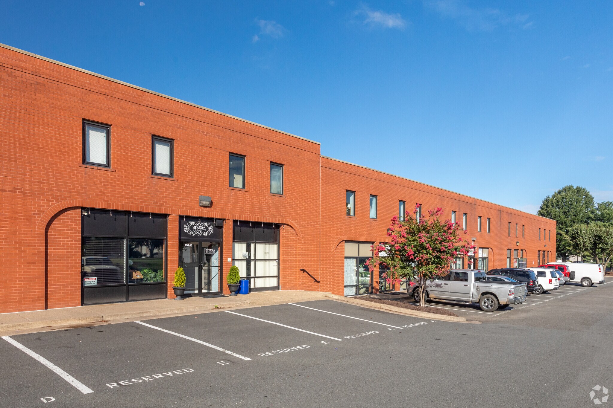 101 Executive Dr Sterling, VA 20166 Flex Property for Lease on