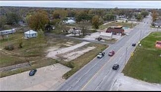 Iola, KS Commercial - 1303 East St
