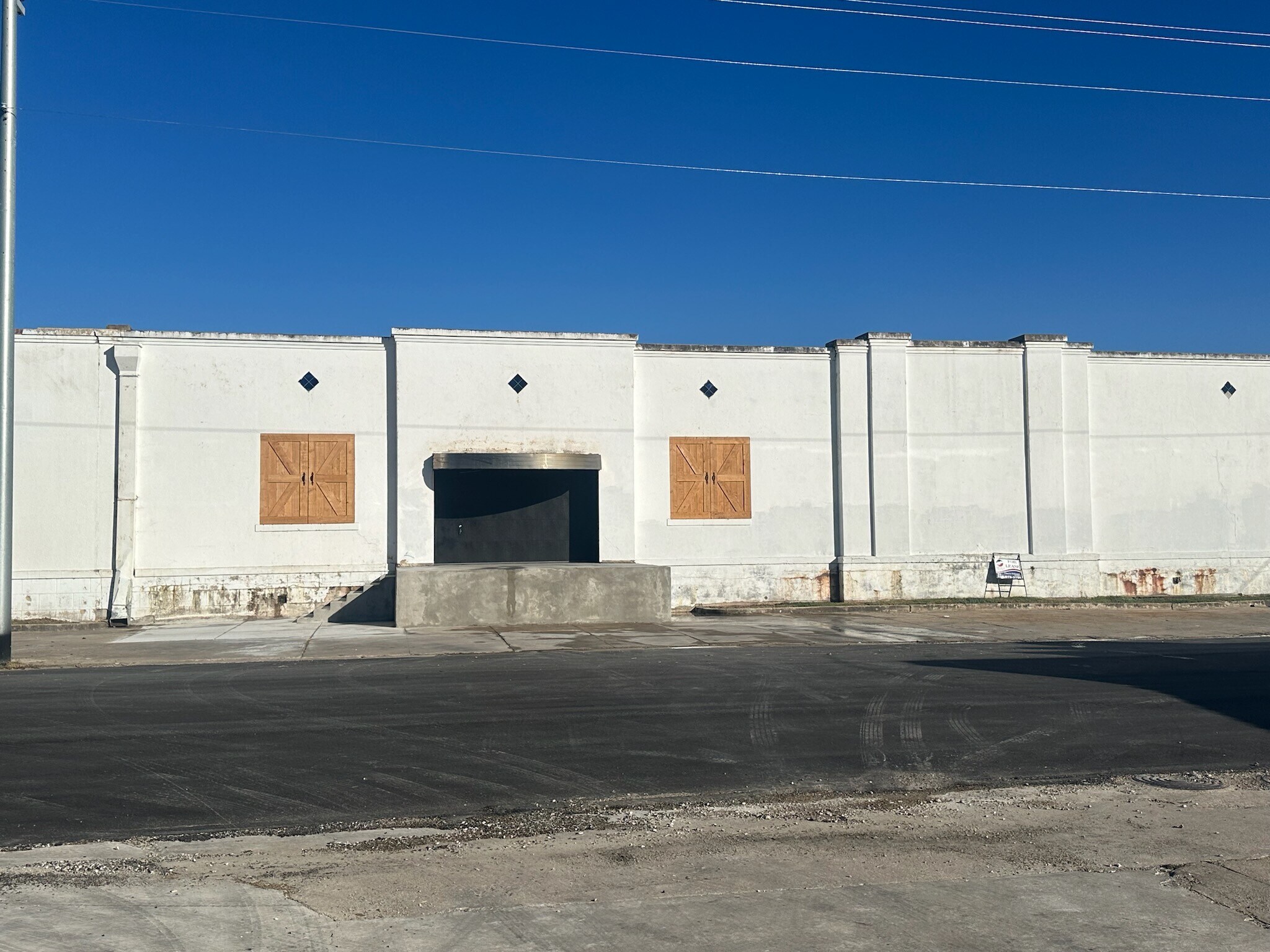 1115 N Bowie St, Seguin, TX for Rent
