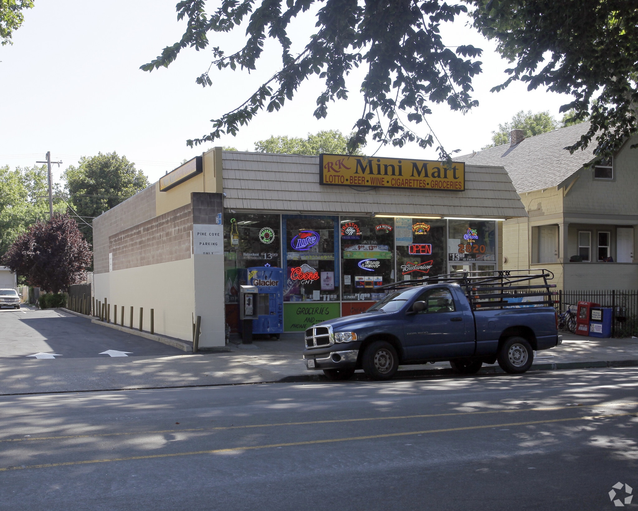2820 E St, Sacramento, CA for Rent