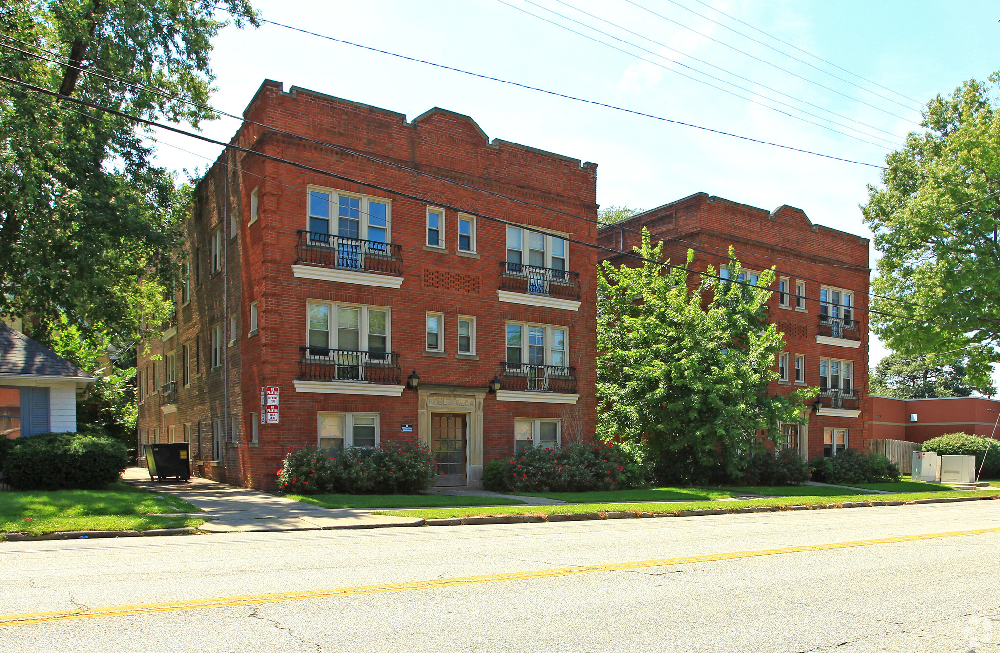 2528-2534 Noble Rd, Cleveland Heights, OH for Sale