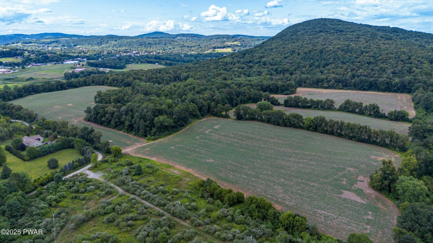 217 Wellwood Dr, Tunkhannock, PA for Sale