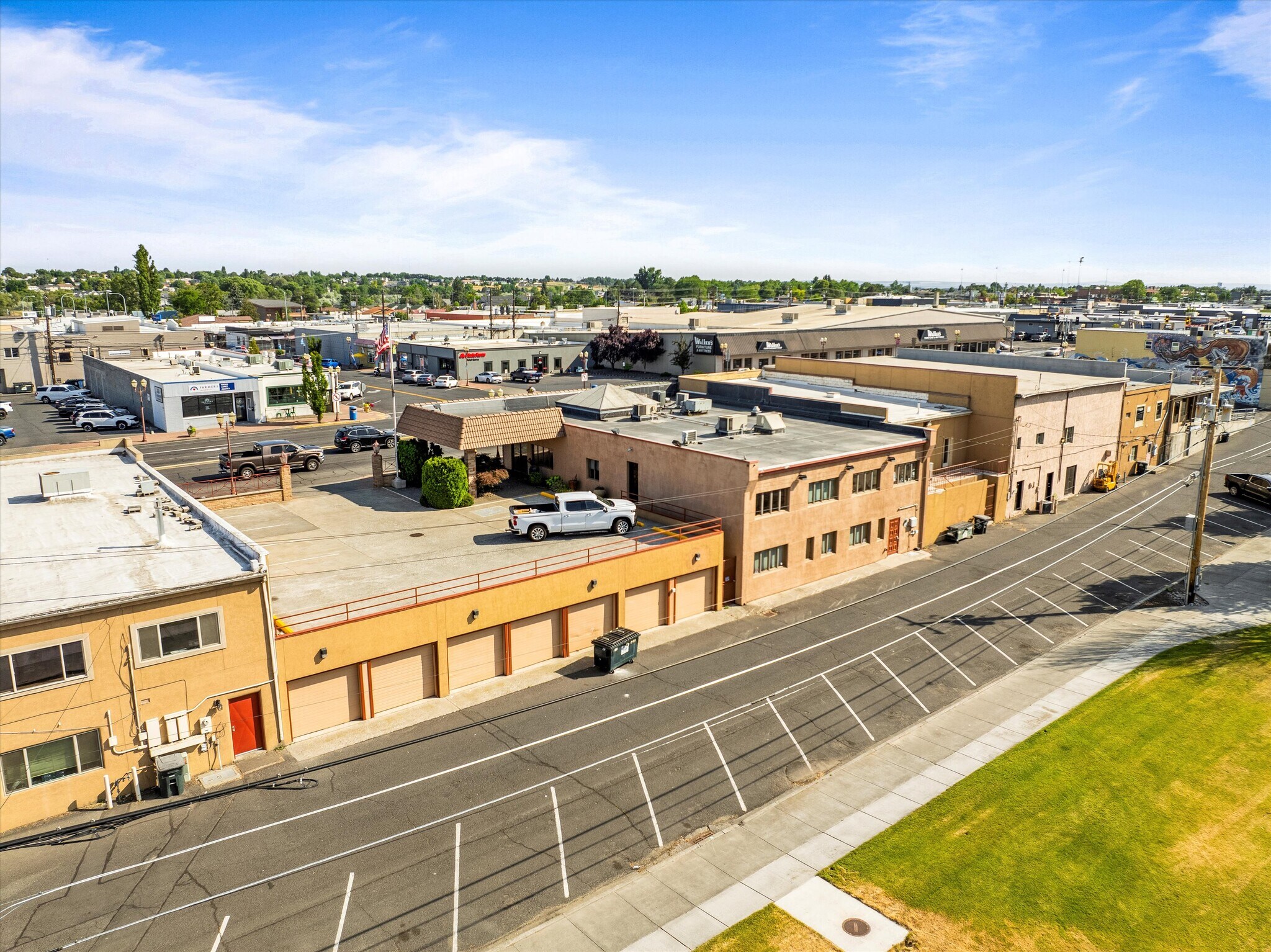 100 E Broadway Ave, Moses Lake, WA for Rent