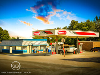 Mc Louth, KS Service Station - 101 E Lake St